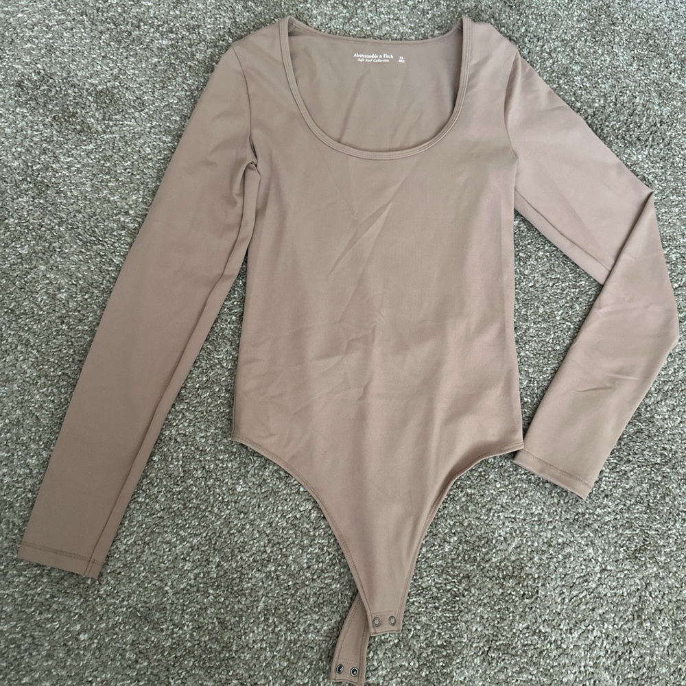 Abercrombie & Fitch Long Sleeve Scoop Bodysuit